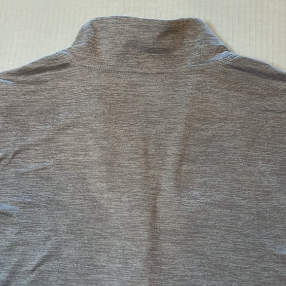 Reebok Gray 1/2 Zip Top Womens Size L All Around Vector Lightweight Soft Layer - Picture 12 of 15